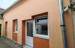 Casă cuplată ultracentrală, 2 camere, 58 mp utili, zona Sebes