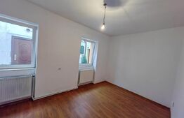 Casă cuplată ultracentrală, 2 camere, 58 mp utili, zona Sebes