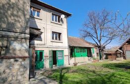 Casa P+2 cu 2 spatii comerciale la parter, in Sebes
