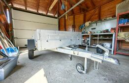 Casă cu 7 camere, teren 2300 mp, zona Sebeș - Petrești