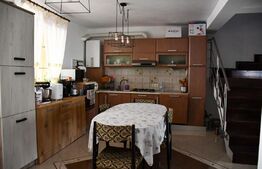 Casa, P+E, 4 camere, 294 mp de teren in cartierul Centru la asfalt