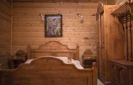 Complex turistic, 60 de locuri disponibile, ciubar, piscina, jacuzzi, Sebes