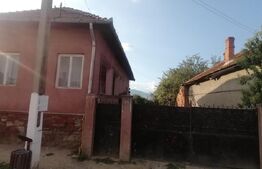 Casa 85 mp, 3 camere, baie 1000 mp teren, in Sard