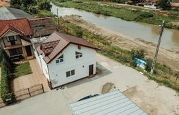 Casa 70 mp utili 2 camere living 2 bai 200mp teren in Blaj