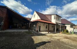 Casa 220 mp utili 4 dormitoare living cu bucatarie open-space teren 760 mp Aiud