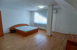 Apartament cu 3 camere, cu scare interioara, cu garaj si loc de parcare