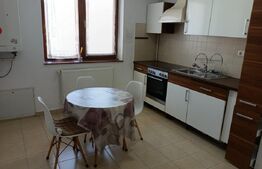 Apartament cu 3 camere, cu scare interioara, cu garaj si loc de parcare