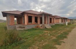 Casa la rosu 155mp amprenta 3 camere living bucatarie 2 bai Zona Sard