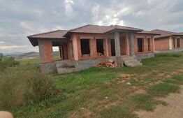 Casa la rosu 155mp amprenta 3 camere living bucatarie 2 bai Zona Sard