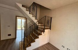 Apartament Tip Casă cu Scară interioară, Curte și Garaj generos –Micro