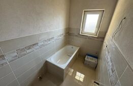 Apartament Tip Casă cu Scară interioară, Curte și Garaj generos –Micro
