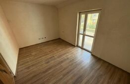 Apartament 3 camere, 80 mp, curte si garaj, Micro