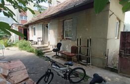 Casa de vanzare individuala in cetate, zona piata