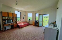 Casă cu 4 camere, 8700 mp teren cu livadă, zona Ighiu - Țelna