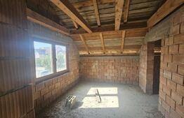 Casa individuala la rosu, 6 camere, teren 1200 mp, Vintu de Jos