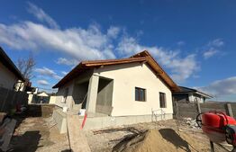 Casa individuala semifinisata,teren 423 mp, Micesti
