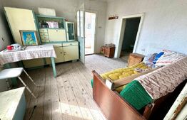 Casa la tara, teren 5500 mp ,Garbova de Jos