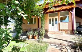 Casă cu 5 Camere, Garaj și Livadă pe Teren de 660 mp – Micești