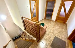 Casă cu 5 Camere, Garaj și Livadă pe Teren de 660 mp – Micești