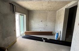 Casa tip duplex, 138 mp utili, cu piscina, 4 camere, Cetate 