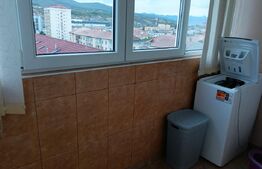 Apartament cu 3 camere, zona Bld. Transilvaniei, etaj intermediar
