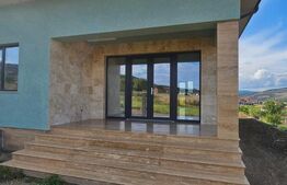 Casă pe un nivel, 4 camere, compartimentare decomandată, zonă liniștită