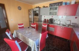 Apartament cu 3 camere,decomandat,84 mp,Petresti