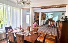 Casă Impresionantă cu Șemineu, Pavilion și Livadă în Zonă de Top