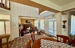 Casă Impresionantă cu Șemineu, Pavilion și Livadă în Zonă de Top