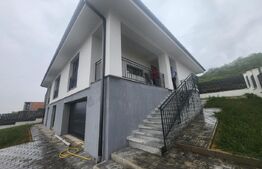 Casa individuala cu 4 camere,priveliste superba,600 mp teren,zona Piata