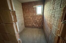 Casa individuala 5 camere semifinisata, 110mp utili, 372mp teren, zona-Kaufland