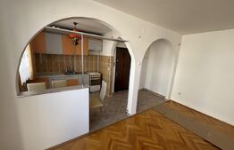 Apartament 2 camere, semidecomandat, etaj 3, Blaj