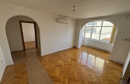 Apartament 2 camere, semidecomandat, etaj 3, Blaj