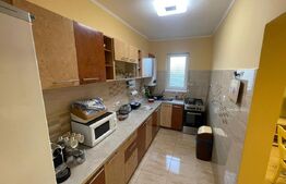 Casa Individuala cu 4 camere,780 mp teren,Centru