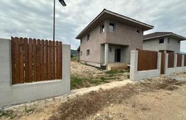 Casă individuală, modernă, 110 mp,  în Micești