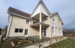 Casa individuala cu 4 camere,184 mp utili,2000 mp teren,Aiud