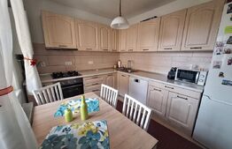 Apartament cu 3 camere, 75mp, parter, zona-Cetate