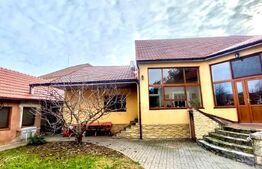 Casă spatioasă cu  5 camere, 210 mp, potrivită pentru locuință sau birouri