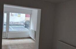 Spatiu comercial, 40 mp, parter zona Cetate 