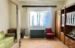 Casă Centrală în Blaj –Locuință sau Spațiu Comercial, 3 Camere și Teren Generos 