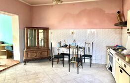 Casă Centrală în Blaj –Locuință sau Spațiu Comercial, 3 Camere și Teren Generos 