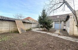 Casă Centrală în Blaj –Locuință sau Spațiu Comercial, 3 Camere și Teren 420 mp