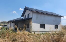 Casa individuala cu 4 camere, 142mp utili,400 mp teren zona Petresti-Sebes