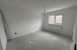 Casă cu 3 camere 130 mp, 1 bucătărie, 1 living, 2 băi, 1 garaj, curte.