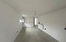 Casă cu 3 camere 130 mp, 1 bucătărie, 1 living, 2 băi, 1 garaj, curte.