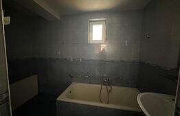 Casa cu 4 camere, 1 bucătărie, 1baie, pivniță, living 207 mp utili.