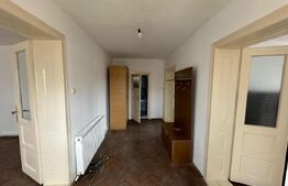 Casa cu 4 camere, 1 bucătărie, 1baie, pivniță, living 207 mp utili.