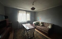 Casă de vânzare 120mp utili cu 3 camere (STREMT), 1 baie, 2 holuri, grădină.