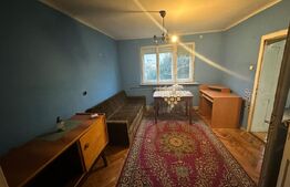 Casă de vânzare 120mp utili cu 3 camere (STREMT), 1 baie, 2 holuri, grădină.