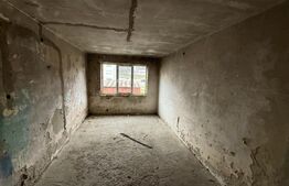 Bloc cu 2 etaje, aflat în zona centrală a orașului Cugir